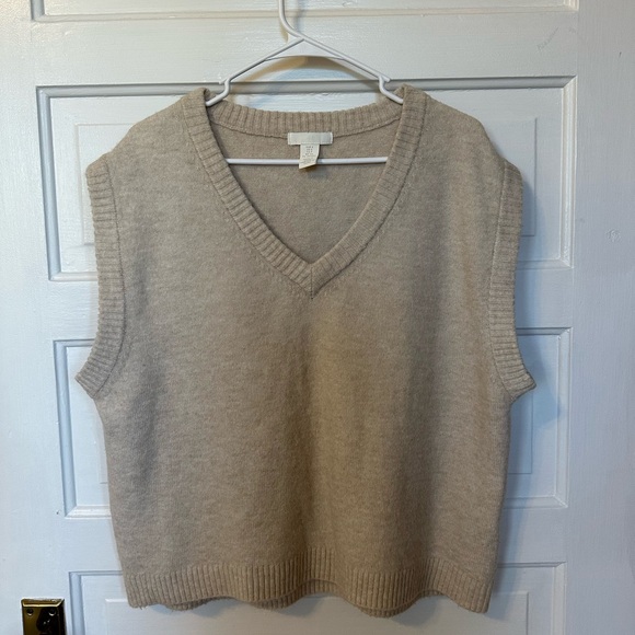 H&M Oversized Sweater Vest - Picture 2 of 3